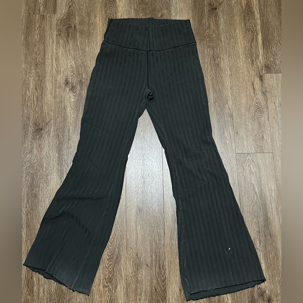 Aerie Offline Flare Legging